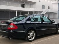 Usata Mercedes E320 224 CV (164 kW) 2008 Blu Berlina