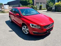 Gebraucht Volvo V60 Momentum 288 PS (211 kW) 2018 Rot Kombi