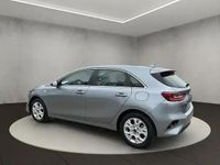 Neu Kia Ceed 140 PS (102 kW) 2026 Lunarsilber met. Kleinwagen