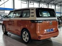 Gebraucht VW ID. Buzz Pro 150 kW (204 PS) 2024 Orange orange + weiß (metallic) Van / Kleinbus