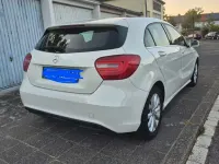 Gebraucht Mercedes A180 Urban 122 PS (89 kW) 2014 Weiß Kleinwagen
