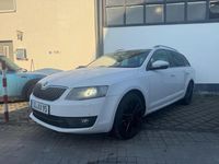 Gebraucht Skoda Octavia Joy 179 PS (131 kW) 2016 Weiß Kleinwagen