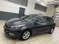 Gebraucht Kia Ceed 135 PS (99 kW) 2014 Grau Kleinwagen
