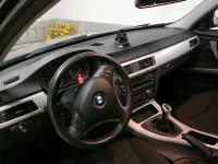 Gebraucht BMW 320 177 PS (130 kW) 2010 Schwarz Kombi