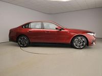 Gebraucht BMW 550e M Sport 489 PS (359 kW) 2025 Rot Limousine