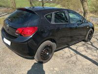 Gebraucht Opel Astra Edition 140 PS (102 kW) 2011 Schwarz Limousine