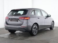 Gebraucht Mercedes B200 Advanced 163 PS (119 kW) 2024 Metalliclack mountaingrau Van / Kleinbus