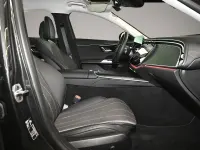 Gebraucht Mercedes E300 204 PS (150 kW) 2025 Grau Limousine