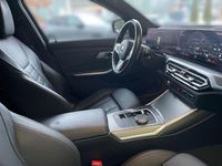 Gebraucht BMW 330e Shadowline 292 PS (214 kW) 2022 Weiß Kombi