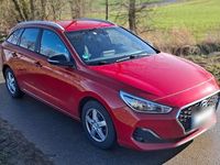 Gebraucht Hyundai i30 Trend 99 PS (72 kW) 2018 Rot Kombi