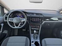 Gebraucht VW Touran Comfortline 150 PS (110 kW) 2024 Oyster silver metallic (metallic) Van / Kleinbus