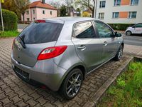 Używany Mazda 2 Sendo 84 KM (61 kW) 2014 Srebrny Sedan/Limuzyna