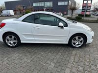 gebraucht Peugeot 207 CC 120 VTi Premium, 2 Hand, Scheckheft