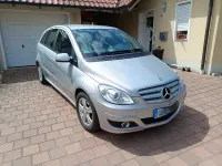 Gebraucht Mercedes B180 116 PS (85 kW) 2011 Silber Van / Kleinbus