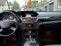 Gebraucht Mercedes E250 Avantgarde 204 PS (150 kW) 2009 Grau Limousine