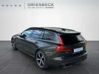 Gebraucht Volvo V60 Plus 455 PS (334 kW) 2022 Platinum grey / (metallic) Kombi