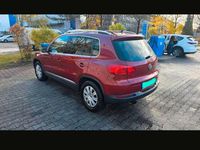 Gebraucht VW Tiguan 160 PS (117 kW) 2012 Rot SUV