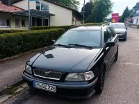 Gebraucht Volvo V40 116 PS (85 kW) 1998 Schwarz Kombi