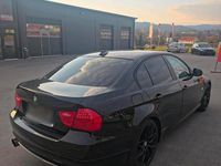 Gebraucht BMW 318 143 PS (105 kW) 2010 Schwarz Limousine