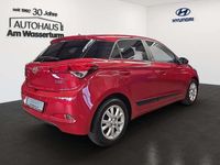 Gebraucht Hyundai i20 Passion 101 PS (74 kW) 2017 Red passion / mic Kleinwagen