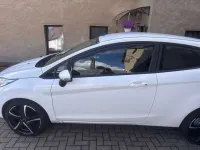 Gebraucht Ford Fiesta Trend 60 PS (44 kW) 2017 Weiß Kleinwagen