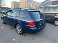 Gebraucht VW Golf VI Match 105 PS (77 kW) 2012 Blau Kleinwagen