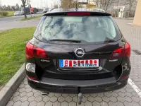 Używany Opel Astra 179 KM (131 kW) 2011 Czarny Kombi