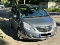 Gebraucht Opel Meriva Design Edition 101 PS (74 kW) 2011 Grau Van / Kleinbus