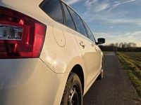 Gebraucht Skoda Rapid Ambition 125 PS (91 kW) 2014 Weiß Kleinwagen