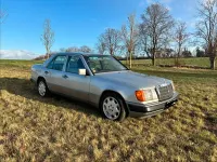 Gebraucht Mercedes E220 150 PS (110 kW) 1993 Silber Limousine