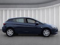 Używany Opel Astra Edition 110 KM (80 kW) 2019 Niebieski Sedan/Limuzyna