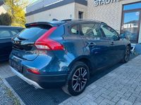 Usata Volvo V40 CC Plus 152 CV (111 kW) 2017 Blu Station wagon