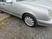 Gebraucht Mercedes E280 204 PS (150 kW) 1998 Silber Limousine