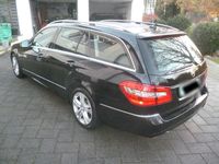 Gebraucht Mercedes E220 Avantgarde 170 PS (125 kW) 2011 Schwarz Kombi