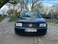 Usado VW Bora 115 HP (84 kW) 2003 Azul Sedan