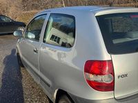 Gebraucht VW Fox 54 PS (39 kW) 2010 Silber Kleinwagen