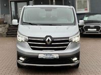 Gebraucht Renault Trafic Life 150 PS (110 kW) 2022 Silber Van / Kleinbus