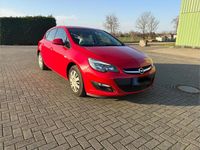 Gebraucht Opel Astra 87 PS (63 kW) 2012 Rot Kleinwagen