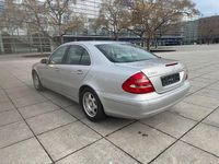Gebraucht Mercedes E200 Elegance 163 PS (119 kW) 2004 Silber Limousine