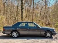 Gebraucht Mercedes E230 132 PS (97 kW) 1991 Braun Limousine