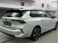 Usado Opel Astra 131 HP (96 kW) 2025 Prateado Citadino