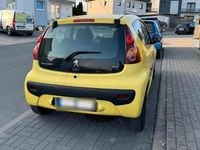 Gebraucht Peugeot 107 68 PS (50 kW) 2012 Gelb Kleinwagen
