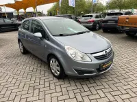 Używany Opel Corsa Edition 80 KM (58 kW) 2009 Srebrny Hatchback
