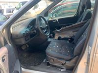 Gebraucht Mercedes Vaneo 102 PS (75 kW) 2002 Silber Van / Kleinbus