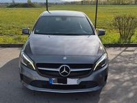 Gebraucht Mercedes A180 122 PS (89 kW) 2016 Silber Limousine