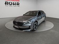 Neu Skoda Superb SportLine 150 PS (110 kW) 2025 Graphitegrau metallic Kombi