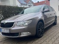 Gebraucht Skoda Superb 140 PS (102 kW) 2012 Violet Kombi