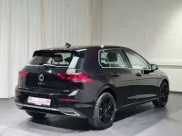 Gebraucht VW Golf VIII Style 131 PS (96 kW) 2023 Schwarz, deep black perleffekt Limousine