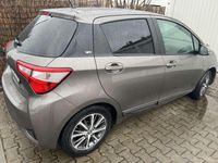 Gebraucht Toyota Yaris Club 111 PS (81 kW) 2019 Grau Limousine