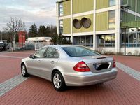 gebraucht Mercedes E200 Benziner ELEGANCE / Rostfrei / 2 Schlüssel